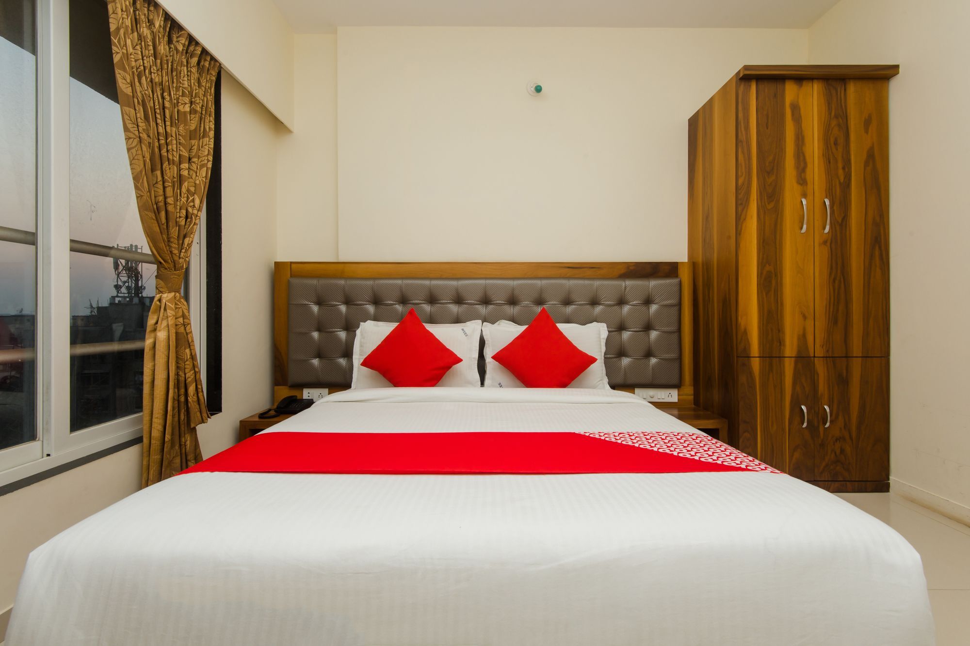 Oyo 11441 Hotel Blue Bells Residency Mumbai Ngoại thất bức ảnh