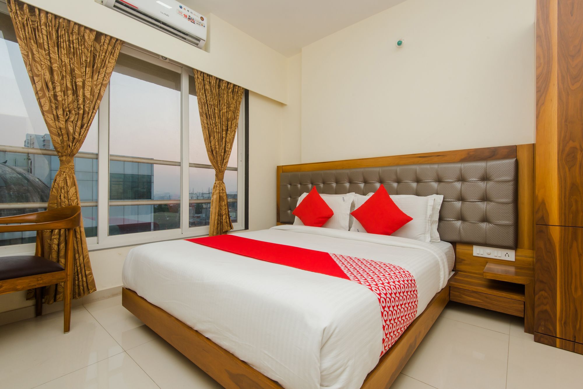 Oyo 11441 Hotel Blue Bells Residency Mumbai Ngoại thất bức ảnh